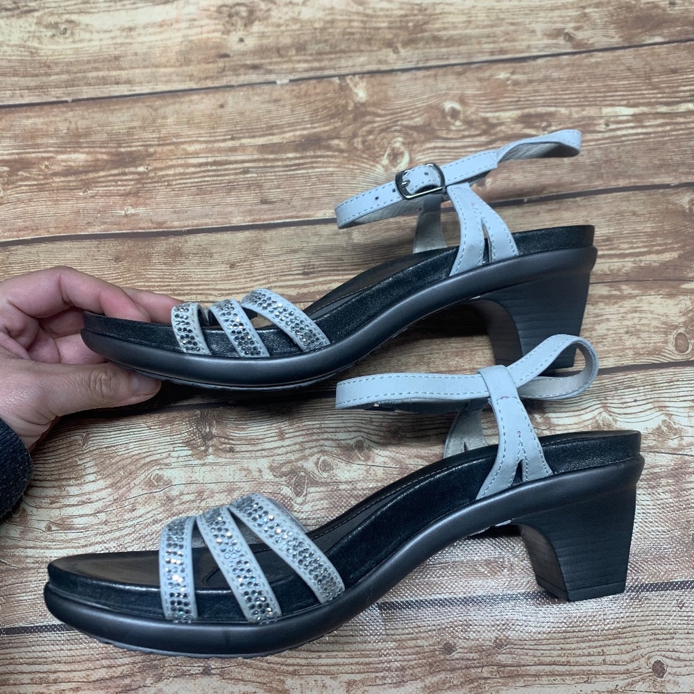 Abeo Patent Leather Open Toe White Studded Strappy Sandal Heels Women's Size 6 - Picture 3 of 10